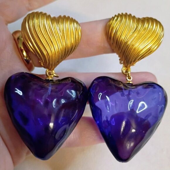 SOLD: Catwalk Jon Large Heart Dangle Clip-on Earrings - Picture 1 of 6